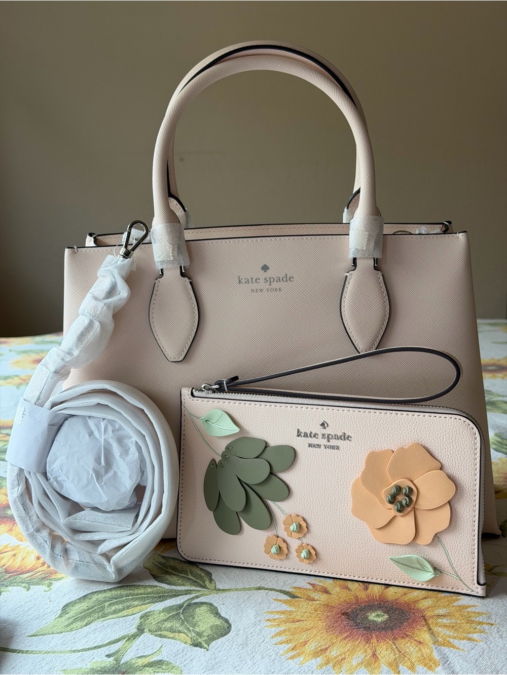 ππΌπ KATE SPADE RAE PEACH MEDIUM SATCHEL AND LUCY FLORAL WRISTLET ππΌπ NWT ππΌπ - Picture 8 of 16